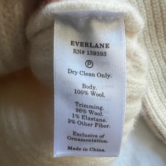 Everlane Women's Cream V-Neck Sweater - Picture 7 of 11
